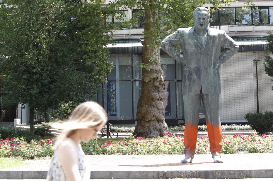 Fotografija: Kidričev spomenik, delo kiparja Zdenka Kalina. FOTO: Mavric Pivk/Delo