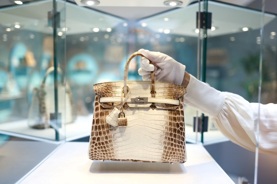 Fotografija: Birkinka modne hiše Hermes je ena najbolj ikoničnih torbic na svetu. FOTO: REUTERS
