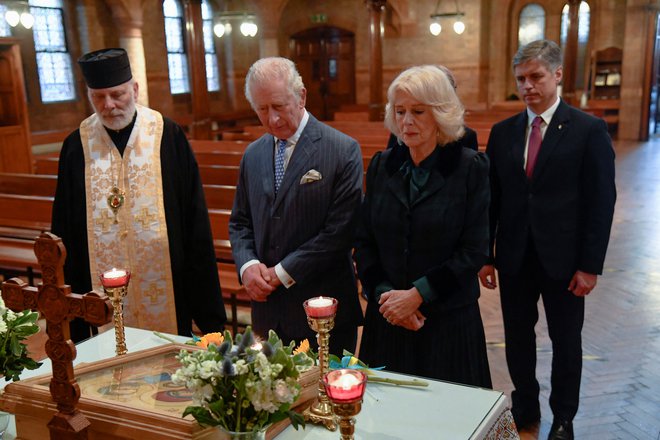 Obisk ukrajinske katedrale v Londonu jo je močno pretresel. FOTO: Toby Melville/Reuters
