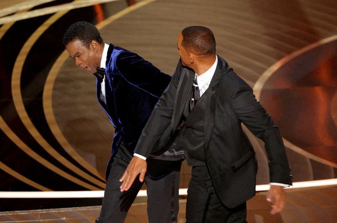 Will Smith je takole klofnil Chrisa Rocka. FOTO: Brian Snyder, Reuters
