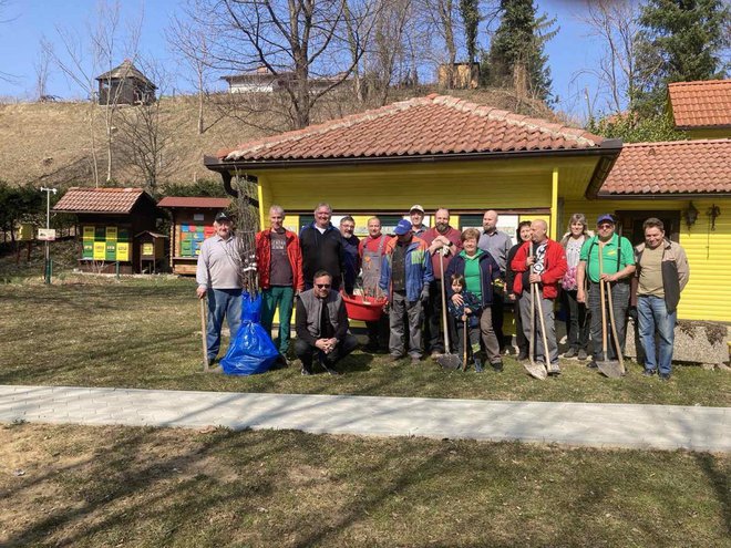 Gasilska slika po uspešno zaključeni akciji FOTO: Občina Lovrenc na Pohorju
