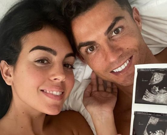 Fotografija: Cristiano in Georgina sta nestrpno pričakovala dvojčka, zaradi izgube fantka pa sta pretresena. FOTO: Instagram
