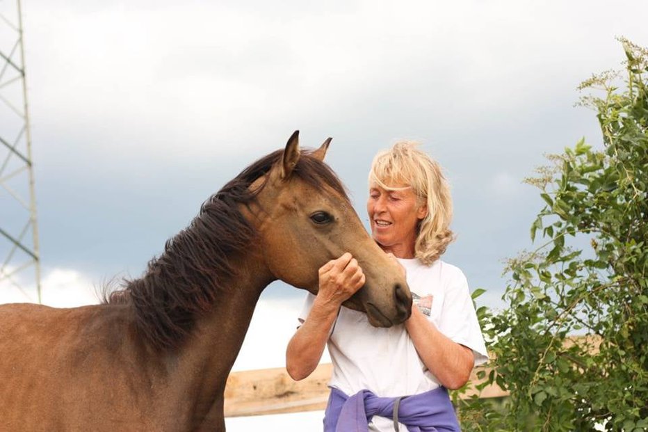 Fotografija: Natalija Nedeljko z vsem srcem pomaga živalim. FOTOGRAFIJE: Oste Bakal
