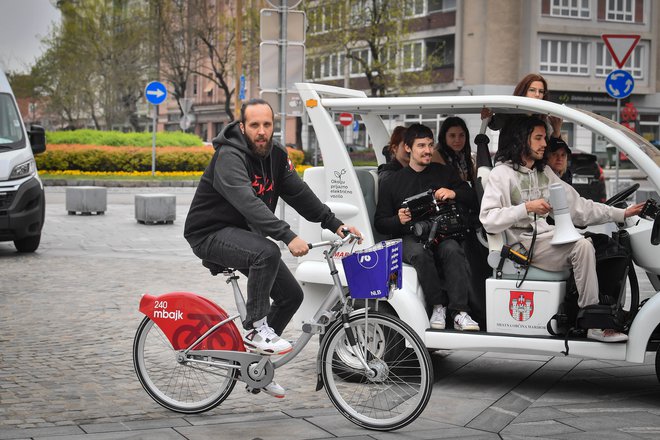 Marko Kocjan - Emkej je snemal promocijski videospot za mestna kolesa mBike.
