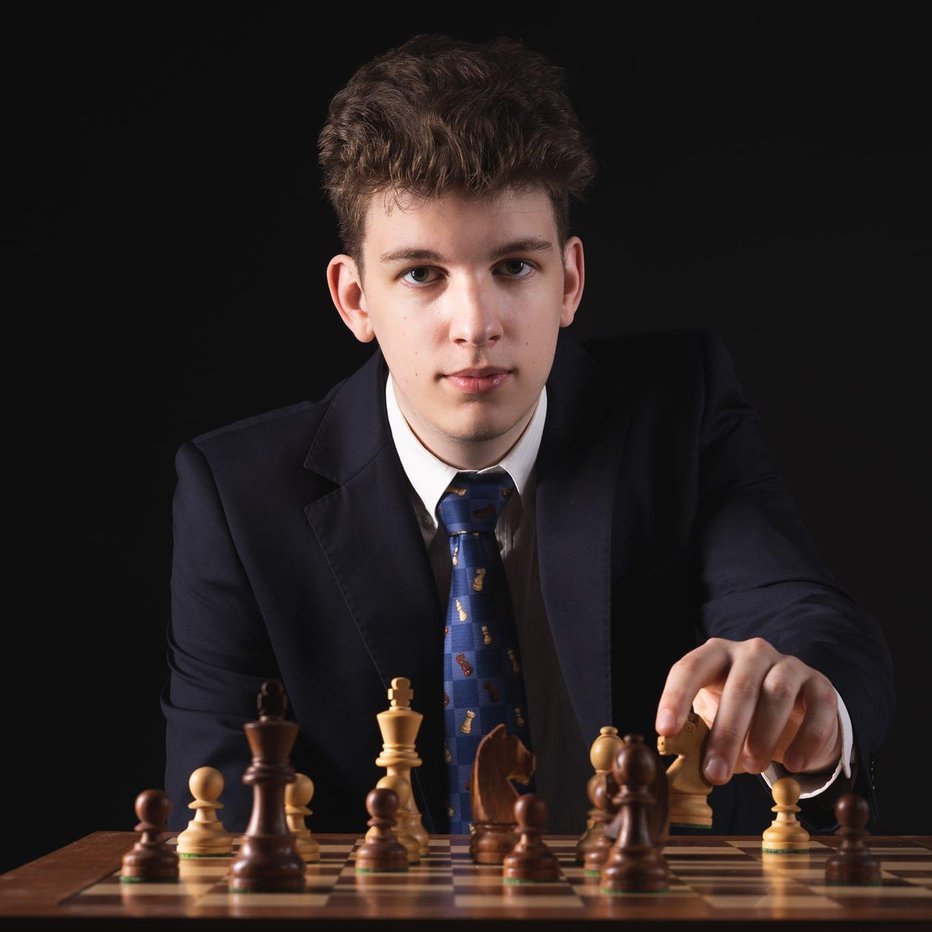Fotografija: Jan-Krzysztof Duda je zmagal na tretjem turnirju elitne spletne serije v šahu. FOTO: Facebook J.-K. D.
