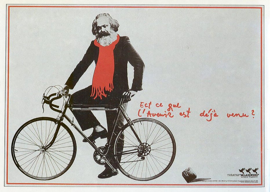 Fotografija: Gledališki plakat z dodanim ročno izpisanim besedilom Est-ce que L'Avenir est déjà venu? (Ali je prihodnost že prišla?) je napovedoval turnejo SMG po Franciji leta 1983. FOTO: WWW.MAO.SI
