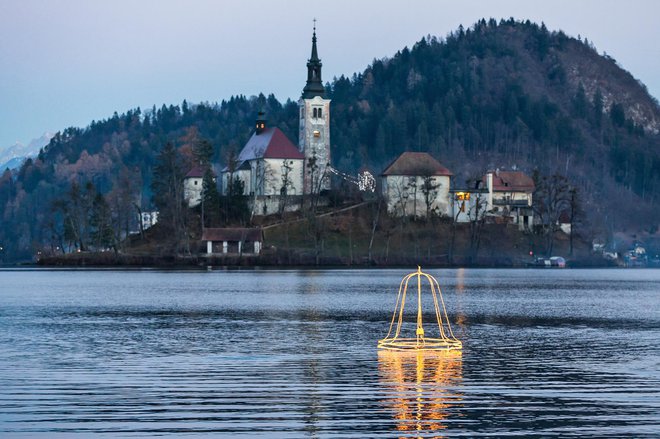 Legendo o potopljenem zvonu bodo pripravili konec maja. Foto: Turizem Bled
