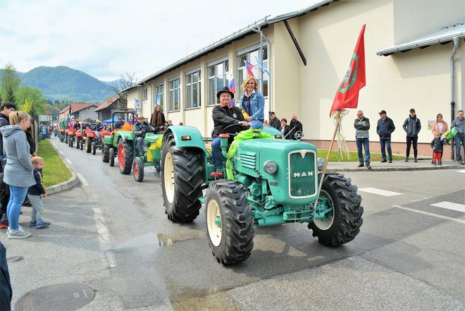 Steyr klub se je v povorki predstavil s številnimi traktorji.

