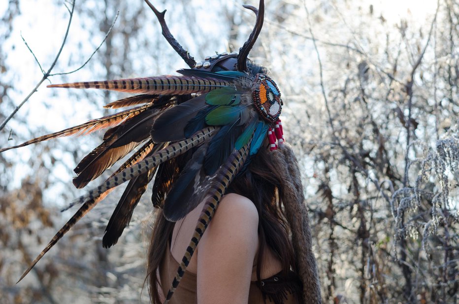 Fotografija: Šamani vidijo v preteklost in vzporedne resničnosti. FOTO: Mashimara/Getty Images
