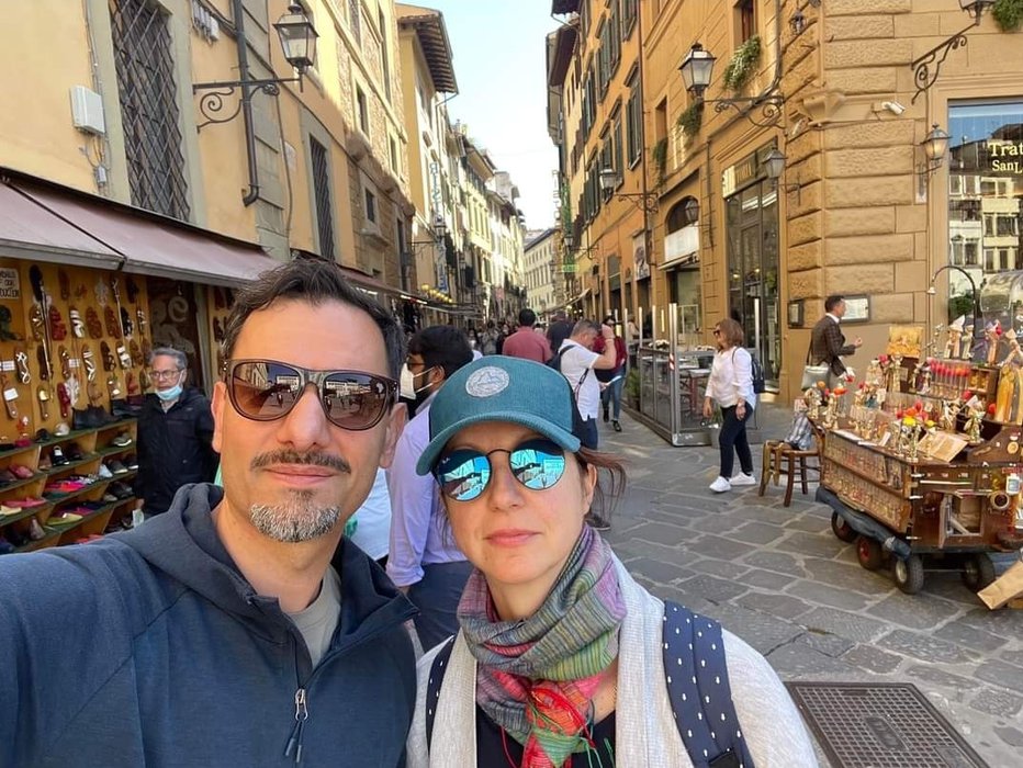 Fotografija: Glasbenica Jadranka Juras in njen mož Milan Stanisavljević sta jo med prvomajskimi prazniki popihala v Toskano, kjer sta navdušena obiskala San Gimignano, Sieno in Firence.
