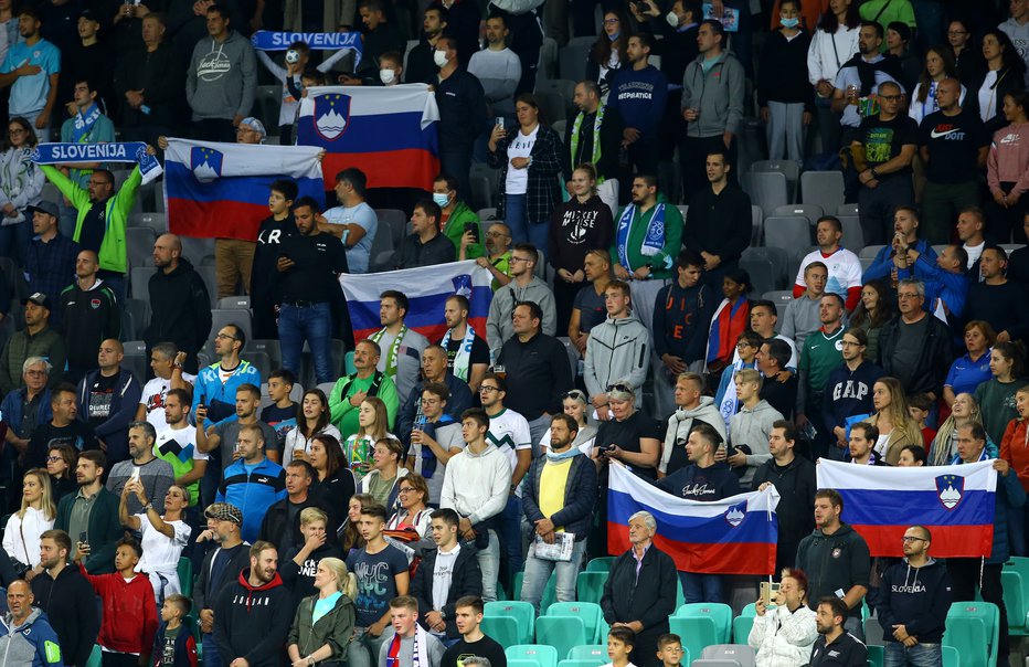 Fotografija: Slovenci si želijo podporo s tribun, na katerih bo veliko srbskih navijačev. FOTO: Borut Živulović/Reuters
