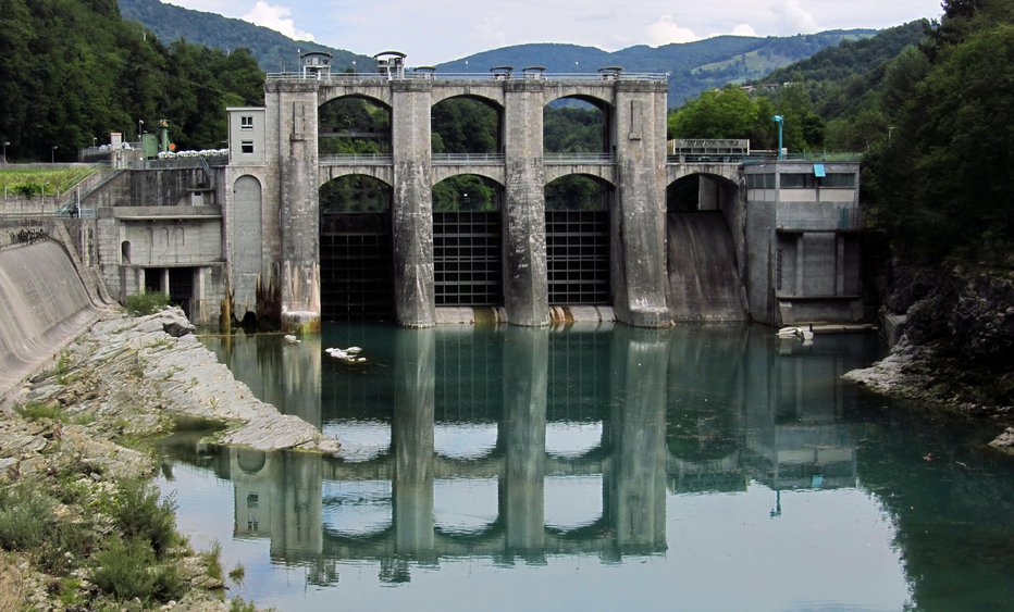 Fotografija: Hidroelektrarna Ajba na Soči. FOTO: Blaž Samec, Delo
