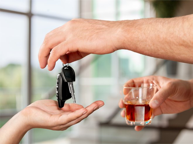 Alkohol in vožnja ne gresta skupaj. FOTO: Shutterstock
