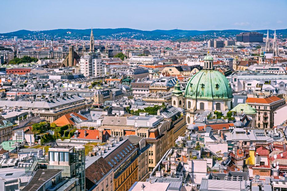 Fotografija: Dunaj se je že tretjič uvrstil najvišje na lestvici najboljših mest za bivanje.
FOTO: Foto: Pani Garmyder/ Shutterstock Shutterstock
