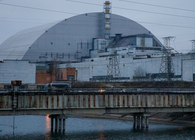 Rezervni dizelski generatorji imajo 48-urno zmogljivost za napajanje jedrske elektrarne v Černobilu. FOTO: Gleb Garanich/Reuters

