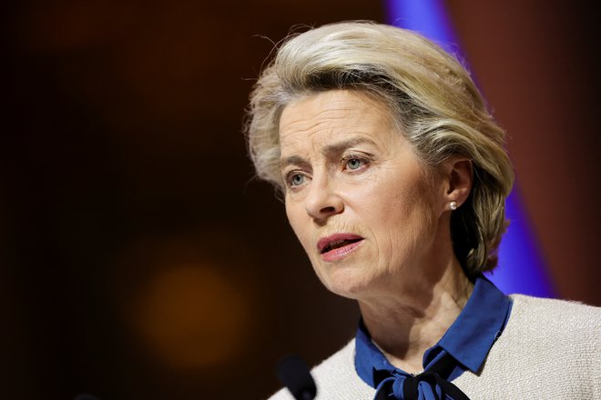 Predsednica evropske komisije Ursula von der on Leyen je za maj napovedal predlog za neodvisnost od uvoza plina, nafte in premoga do leta 2027. FOTO: Sarah Meyssonnier/Reuters
