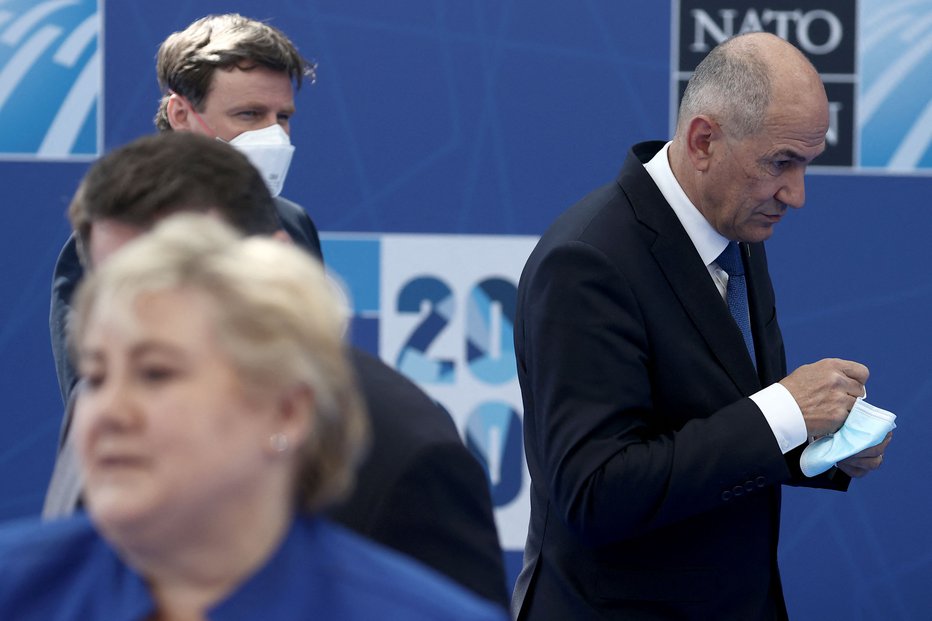 Fotografija: Premier Janez Janša je v Bruslju napovedal, da se bo Slovenija približala drugim članicam Nata. FOTO: Kenzo Tribouillard/AFP