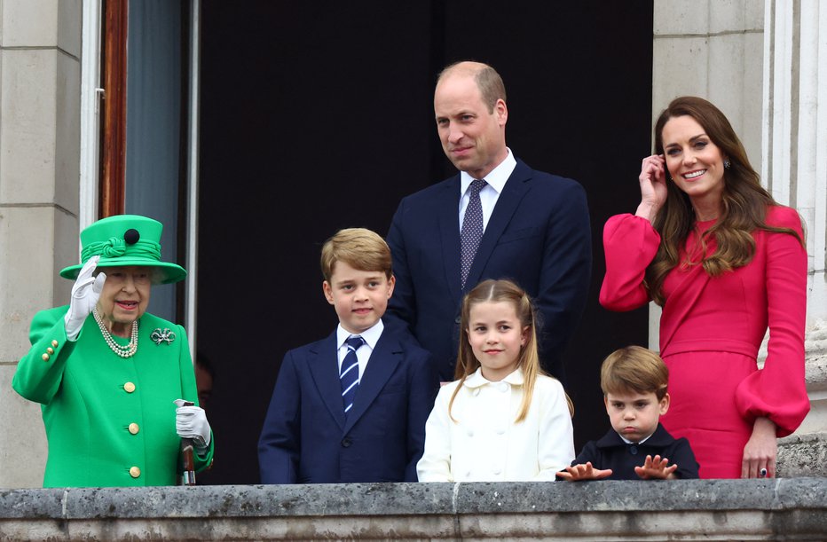 Fotografija: Enako kot kraljica je tudi Kate zelo varčna. FOTO: Hannah Mckay, Reuters
