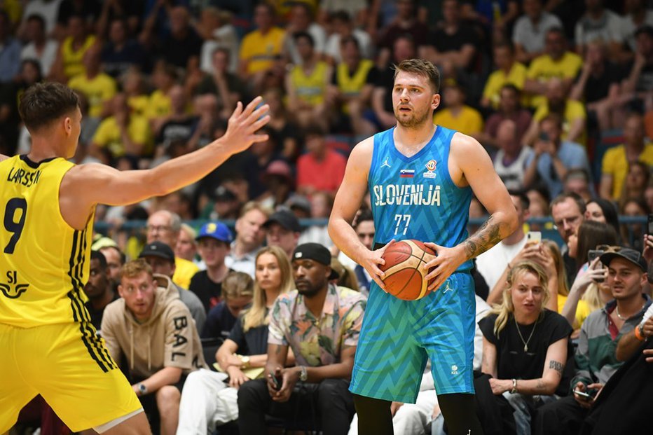 Fotografija: Luka Dončić je bil pod posebnim drobnogledom tudi na Švedskem. FOTO: FIBA

