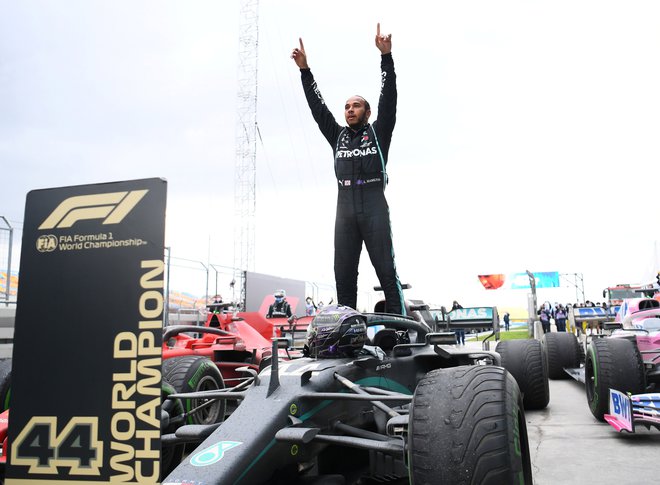 Lewis Hamilton je osvojil 10 zmag na 14 dirkah. FOTO:  Clive Mason/Reuters