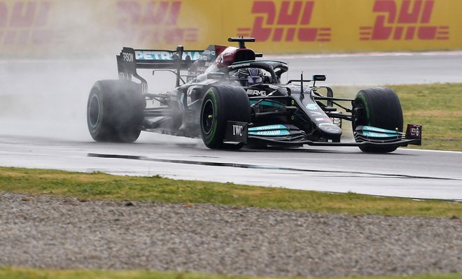 Lewis Hamilton je po napaki izvlekel maksimum. FOTO: Jennifer Lorenzini/Reuters