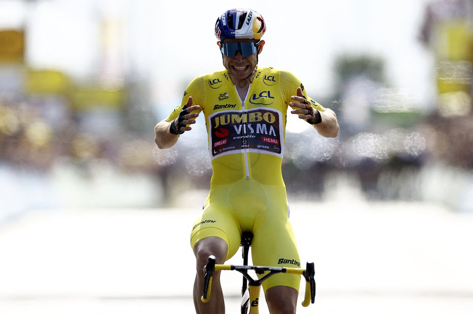 Fotografija: Wout Van Aert je zmagovalec četrte etape kolesarske dirke po Franciji. FOTO: Christian Hartmann, Reuters
