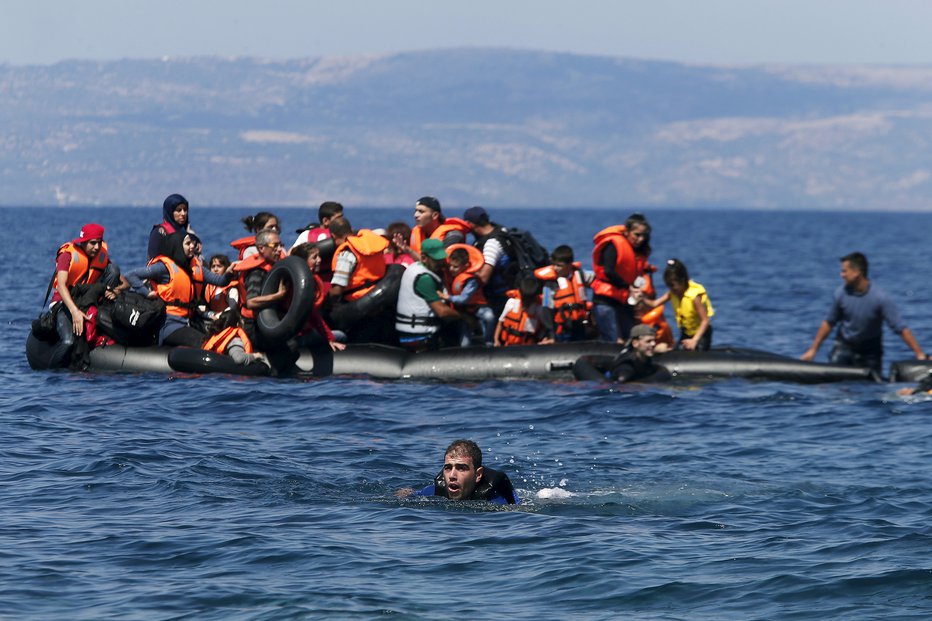 Fotografija: Takšni prizori so nedopustni, so kritični Zdravniki brez meja.

FOTO: Alkis Konstantinidis/Reuters
