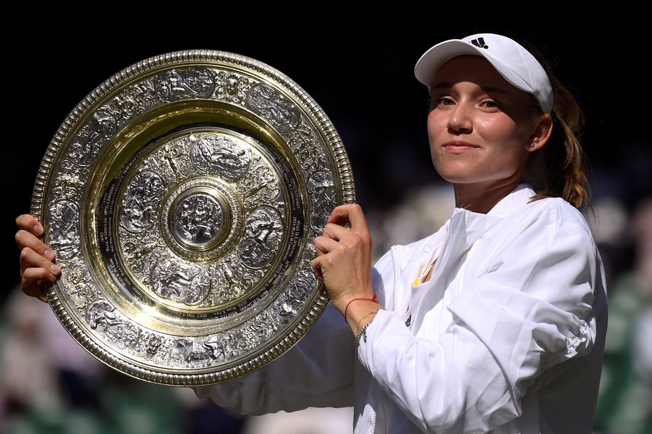 Fotografija: Jelena Ribakina je zmagovalka Wimbledona. FOTO: Toby Melville, Reuters
