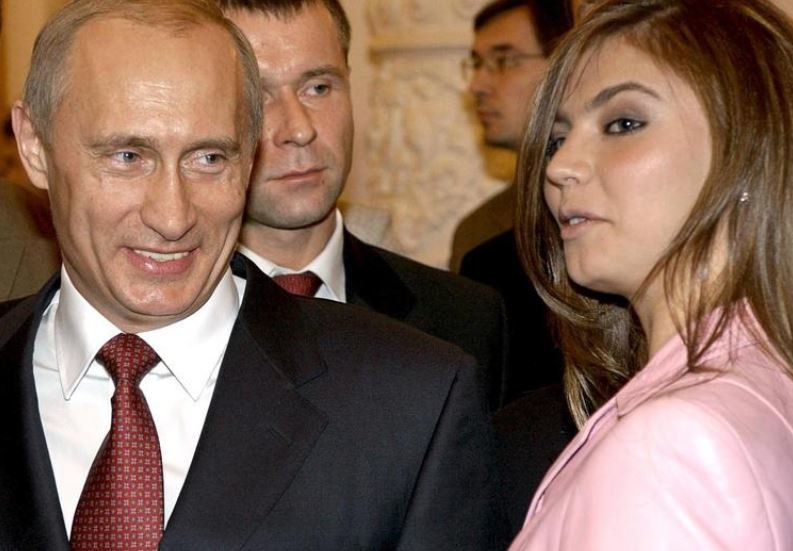 Fotografija: Ruski predsednik Vladimir Putin in njegova ljubica Alina. FOTO: Reuters
