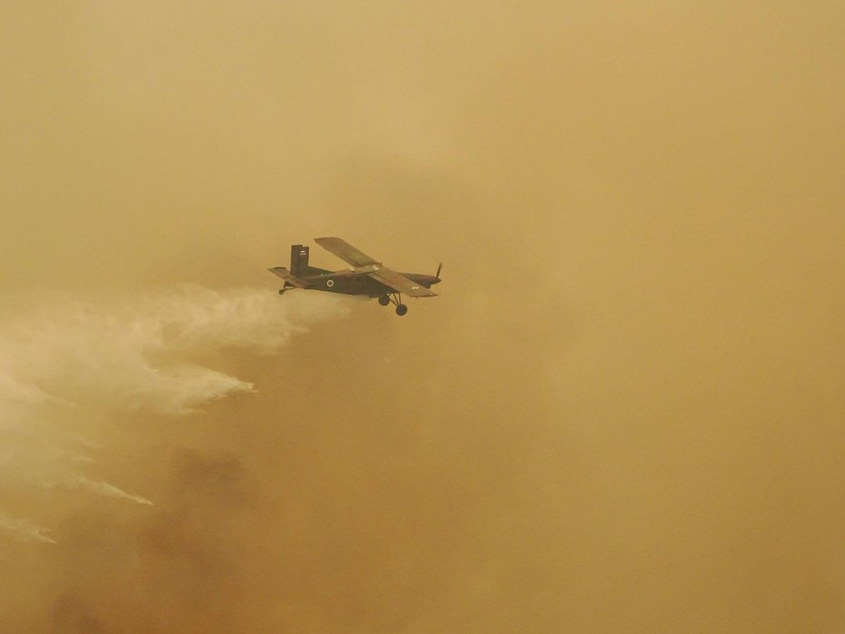 Fotografija: Bitka z ognjem na Krasu. FOTO: Ervin Čurlilč, Regijski štab CZ za Severno Primorsko
