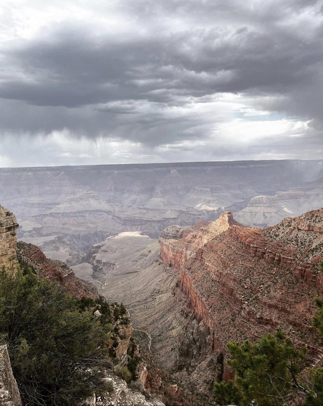 V Ameriki je vse veliko, zlasti sinonim mogočnega skalovja in božanskih barvnih odtenkov, kakršne ponuja Veliki kanjon.
