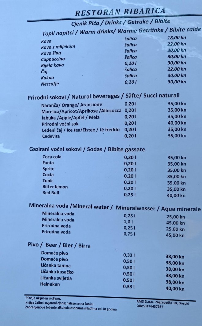 Kava v Cesarici (Karlobag) stane 2,39 evra. Če ji boste dodali še mleko 2,92 evra. Prav toliko stane tudi čaj, kakav pa kar 3,99 evra. FOTO: bralka Tadeja

