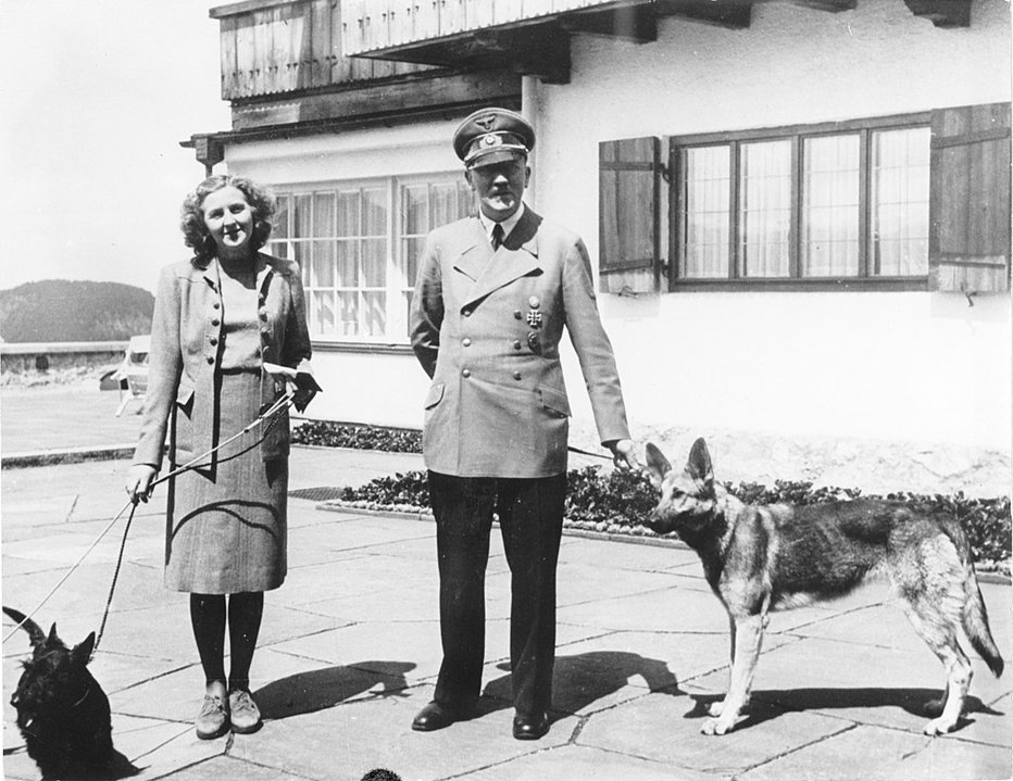 Fotografija: Leta 1945 so francoski vojaki našli uro v Hitlerjevem gorskem pribežališču Berghof. FOTO: Wiki
