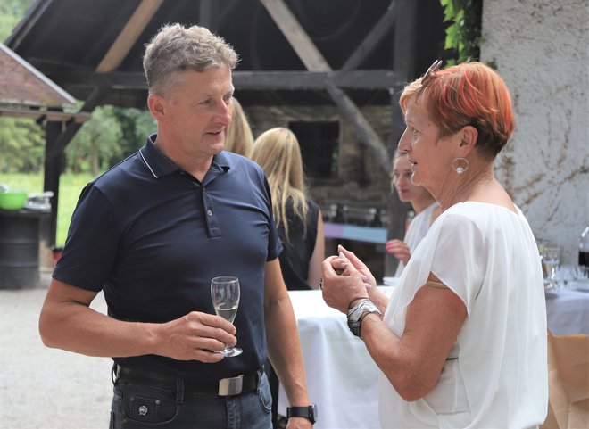 Vinar Danilo Steyer je nazdravil tudi z Ivovo ženo Tatjano. FOTO: Jože Miklavc

