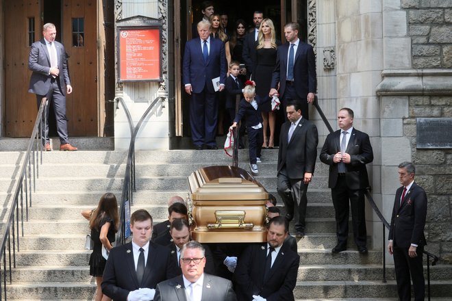 Pogreb Ivane Trump. FOTO: Brendan Mcdermid, Reuters
