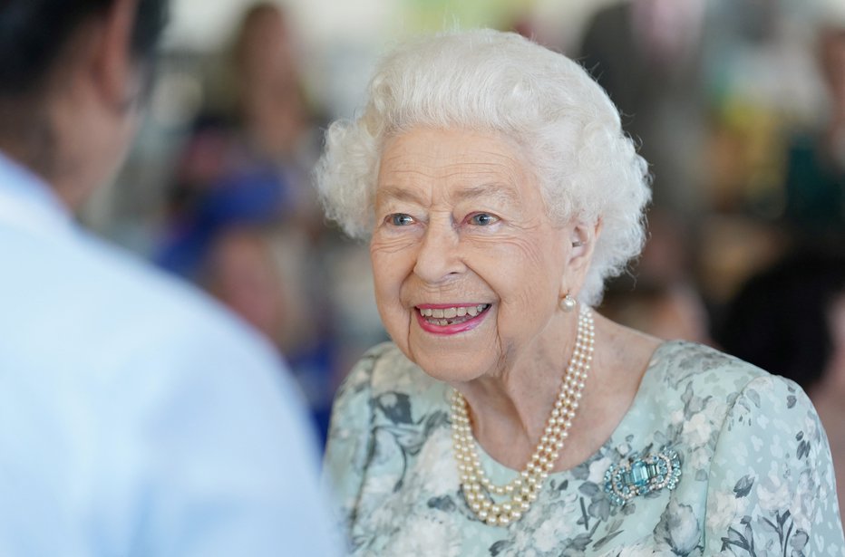 Fotografija: V Buckinghamski palači pravijo, da bi radi le »prilagodili kraljičin urnik tako, da se bo počutila bolj udobno«. FOTO: Kirsty O'Connor/Reuters
