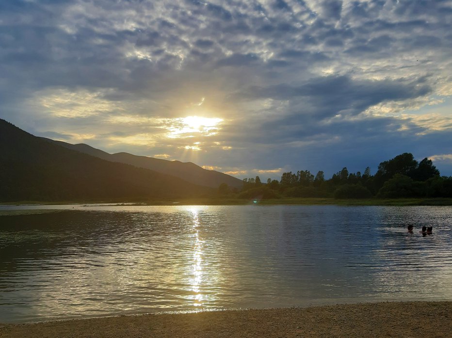 Fotografija: Cerkniško jezero. Fotografija je simbolična. FOTO: Blaž Kondža
