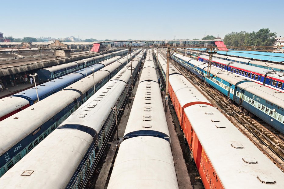 Fotografija: Indijske železnice bodo morale vrniti znesek z obrestmi in plačati odškodnino. FOTO: Saiko3p/Getty Images
