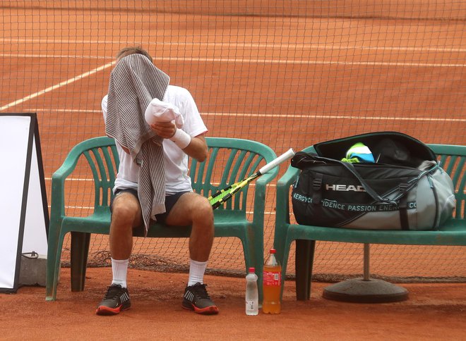 Depois de jogar dois sets, eles estão cansados, mas satisfeitos.  FOTO: Dejan Javornik