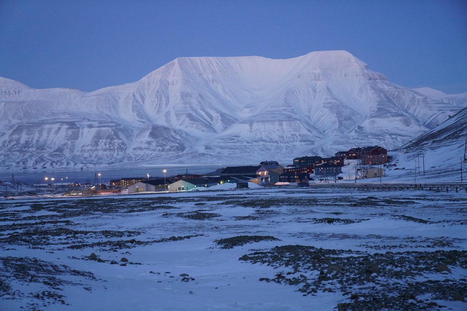 Fotografija: Longyearbyen ima okoli 2100 stalnih prebivalcev. FOTO: Globalna semenska banka, Riccardo Gangale
