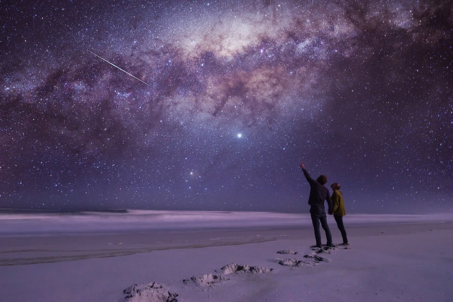 Fotografija: Medtem ko štejemo zvezde, opazujmo, kako migotajo. FOTO: Usergi/Getty Images
