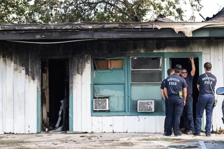 Fotografija: Gasilcev k sreči ni zadel. FOTOGRAFIJI: Brett Coomer/Houston Chronicle
