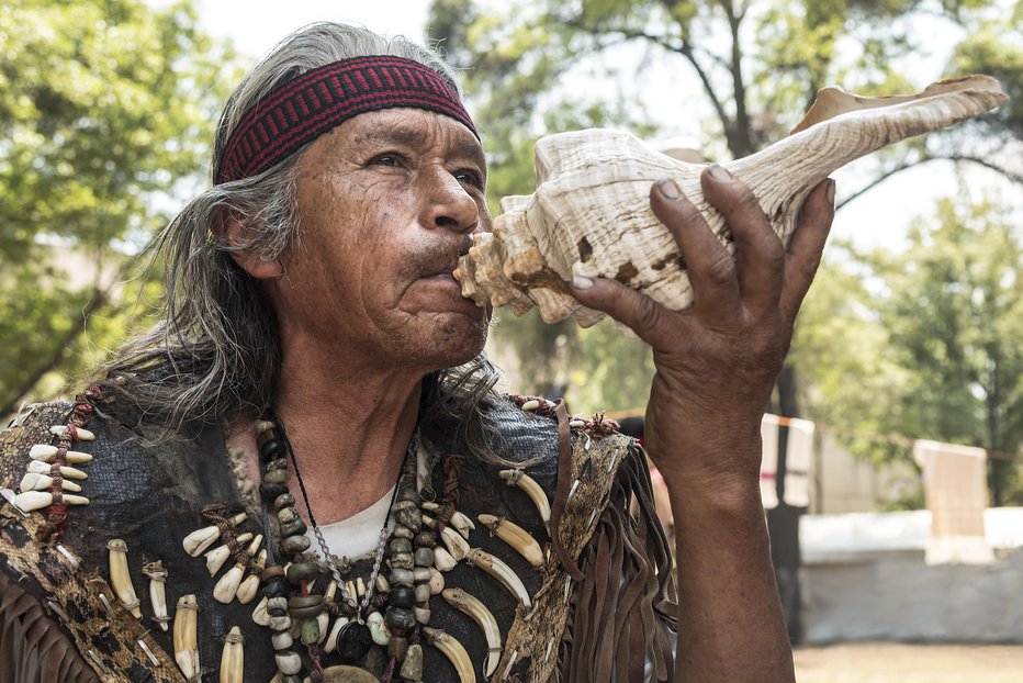 Fotografija: Šamani pravijo, da so se ljudje začeli vedno bolj oddaljevati od sebe, drugih in zemlje. FOTO: Mofles/Getty Images
