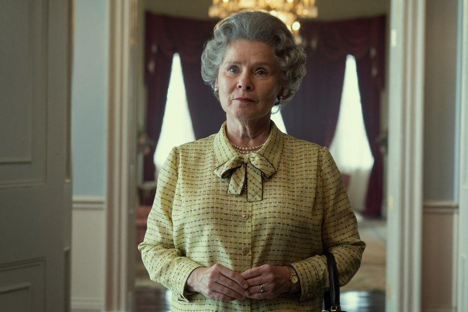 Fotografija: Britansko kraljico bo v peti in šesti sezoni upodobila Imelda Staunton. FOTO: Netflix

