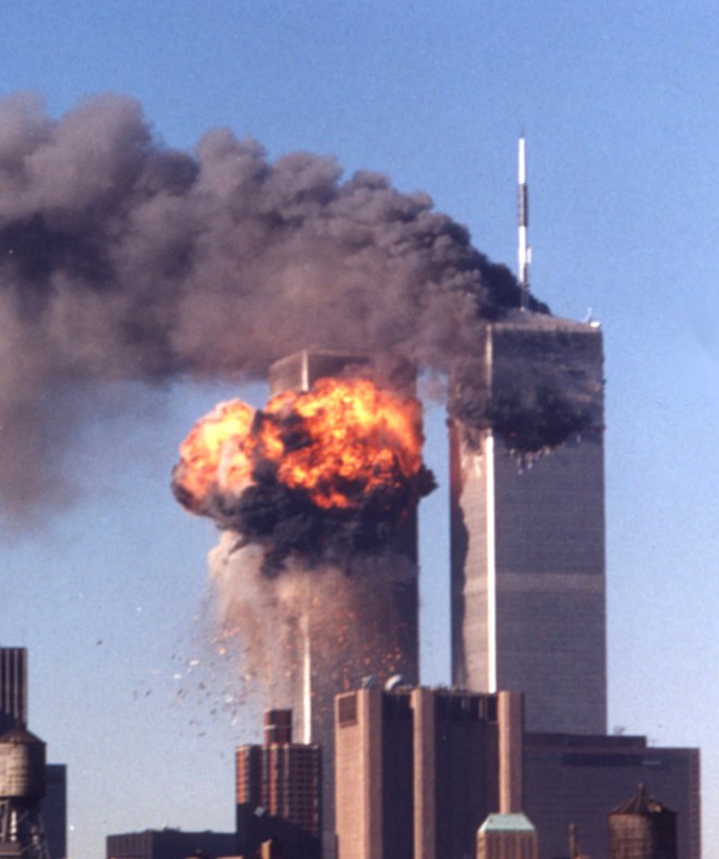 Umrlo je 2.977 ljudi, od tega 2.753 v obeh stolpnicah New Yorku, ki sta se zrušili, 184 v Pentagonu in 40 v Pensilvaniji. FOTO: Str, Reuters
