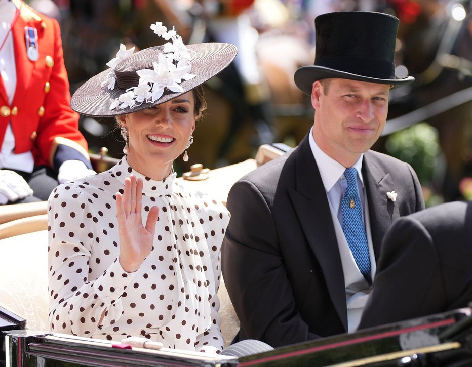 Fotografija: V šesti sezoni serije Krona bo prikazan začetek skupne poti princa Williama in Kate Middleton.

