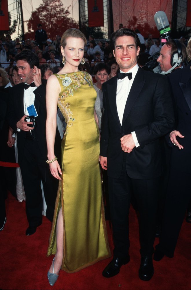 Tom Cruise in Nicole Kidman

Ko sta bila poročena, sta posvojila Isabello in Connorja ter se odločila, da ju bosta šolala doma, predvsem zaradi njunega življenjskega sloga in Tomovega verskega prepričanja. Cruise in Kidmanova sta se leta 2001 ločila, otroka sta ostala pri očetu in šolanje je tedaj prevzela njuna teta, Tomova sestra.

