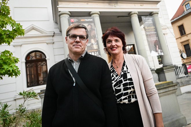 Simon Šerbinek, lektor, šepetalec ter dramski igralec, z ženo Leonido Šerbinek

