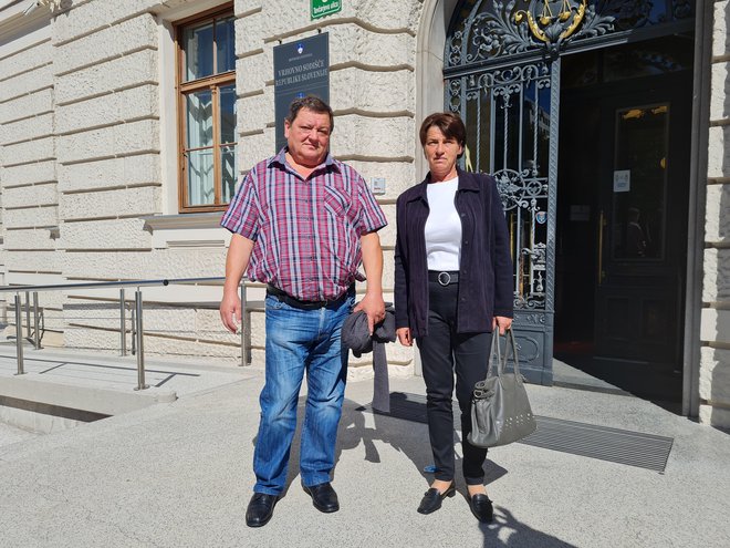 Damijan Ojsteršek in Urška Trotovšek včeraj pred ljubljanskim okrožnim sodiščem FOTO: Aleksander Brudar
