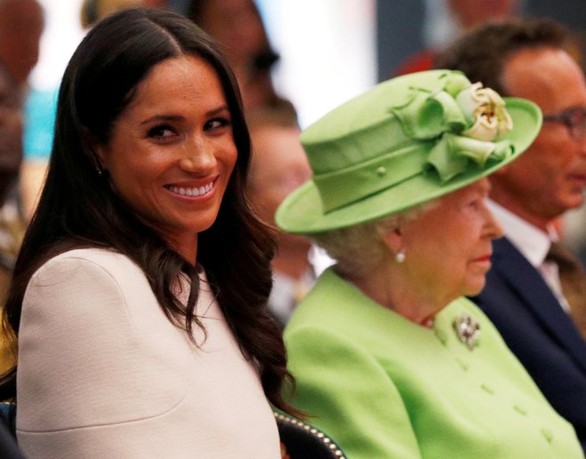 Meghan je vztrajala, da si bo sama izborila svoj prostor pri kraljici. FOTO: Phil Noble/Reuters

